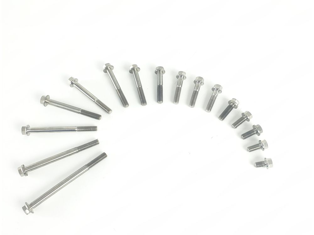 Splitstream Titan Schraube M6x65